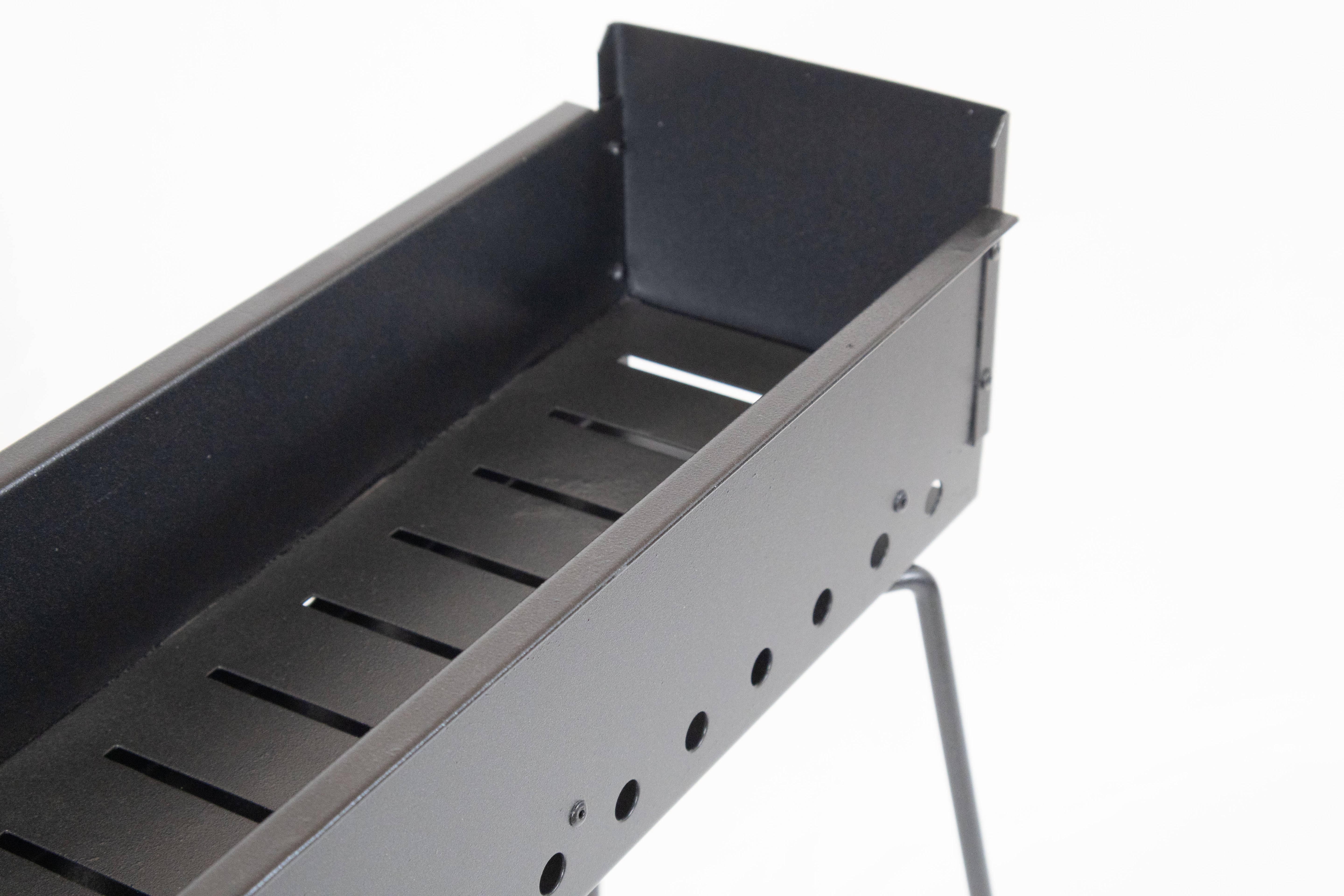 Cuocispiedini Carbonella Carbone Barbecue Acciaio Nero Dimensioni 80 x 14 x 75 cm Arrosticini Spiedini Gambe Richiudibili Resistente Fori Areazione Calibrati Feste Sagre Pic Nic Campeggio