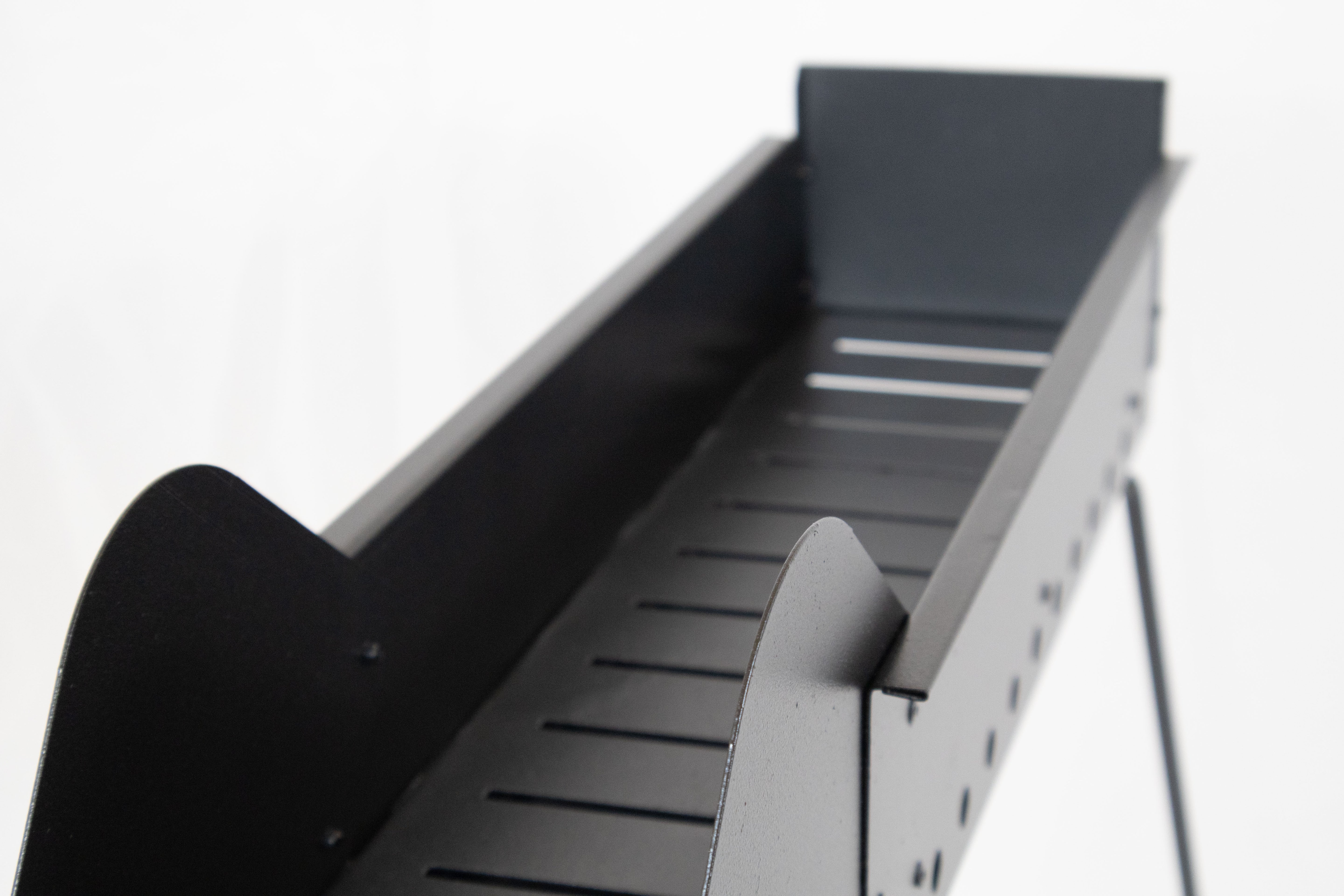 Cuocispiedini Carbonella Carbone Barbecue Acciaio Nero Dimensioni 80 x 14 x 75 cm Arrosticini Spiedini Gambe Richiudibili Resistente Fori Areazione Calibrati Feste Sagre Pic Nic Campeggio