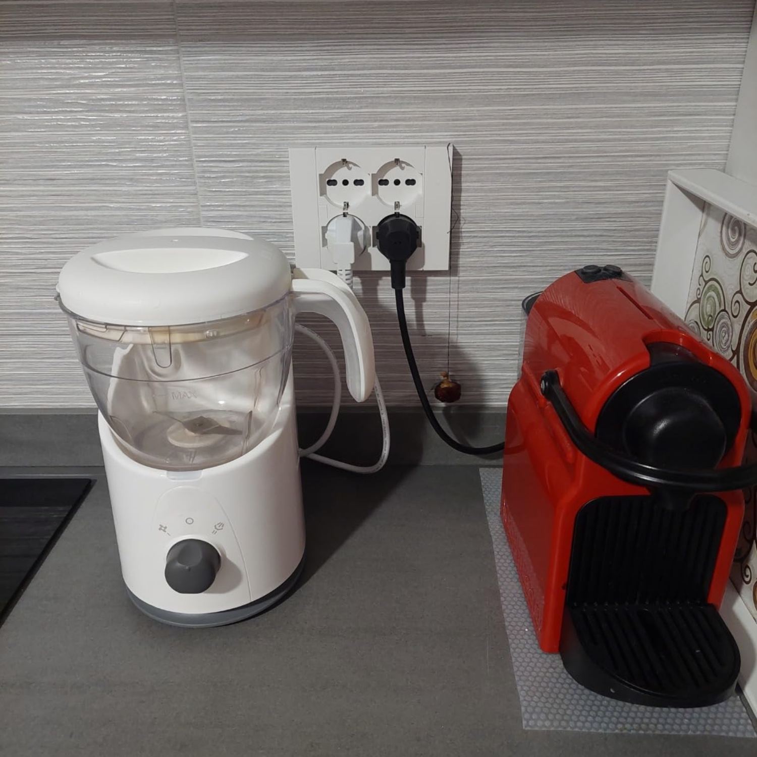 Multipresa da Incasso Quadra 4 Posti Universali P40 Bianca Compatibile Muratura Cartongesso Spine Standard Italiano Tedesca Cablaggio Rapido Presa Multipla Salvaspazio Adattatore