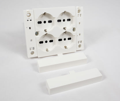 Multipresa da Incasso Quadra 4 Posti Universali P40 Bianca Compatibile Muratura Cartongesso Spine Standard Italiano Tedesca Cablaggio Rapido Presa Multipla Salvaspazio Adattatore