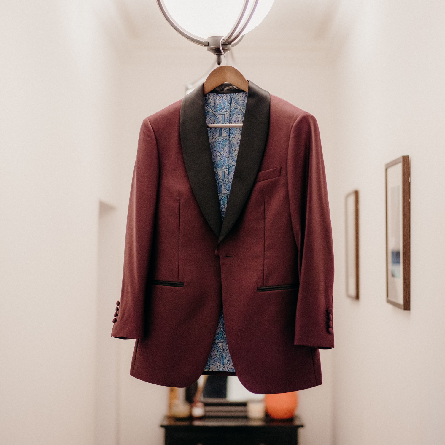 Grucce Appendiabiti Legno Spalla Larga Luxury Quality Stampelle Vestiti Abiti Giacche Camicie Barra Pantaloni Cappotto Gancio Girevole 360° Resistenti Antiscivolo Atelier