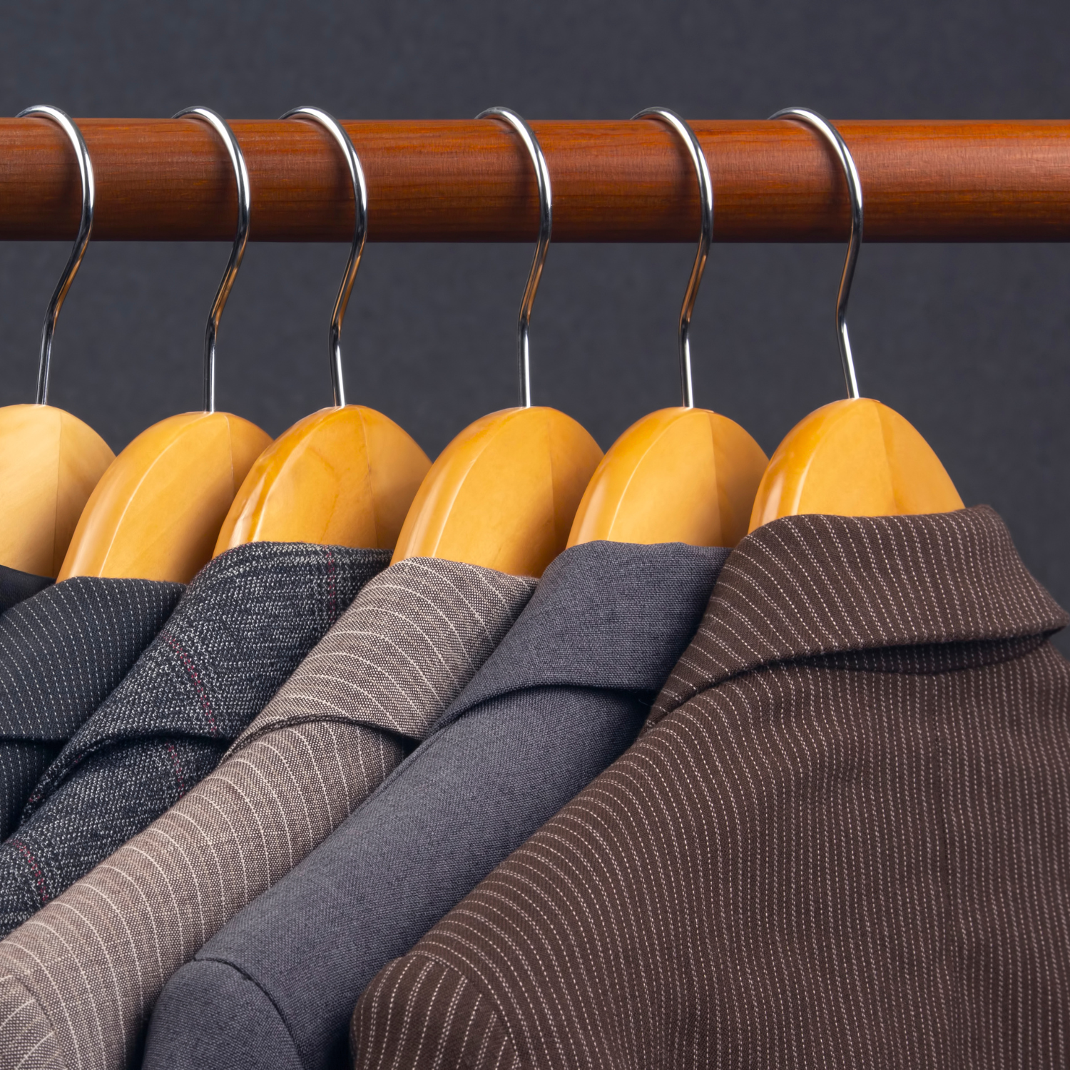 Grucce Appendiabiti Legno Spalla Larga Luxury Quality Stampelle Vestiti Abiti Giacche Camicie Barra Pantaloni Cappotto Gancio Girevole 360° Resistenti Antiscivolo Atelier