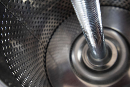 Torchietto Premitutto Acciaio Inox Diametro 12 cm Capacità 2,5 Litri Pressa Manuale Premitura Mirto Vino Liquori Spremute Succhi Frutta Agrumi Alimenti Carne Melanzane Conserve