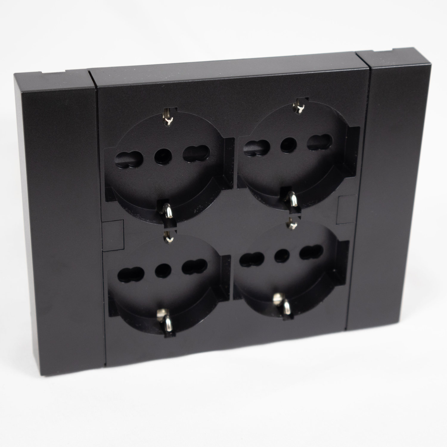 Multipresa da Incasso Quadra 4 Posti Universali P40 Bianca Compatibile Muratura Cartongesso Spine Standard Italiano Tedesca Cablaggio Rapido Presa Multipla Salvaspazio Adattatore